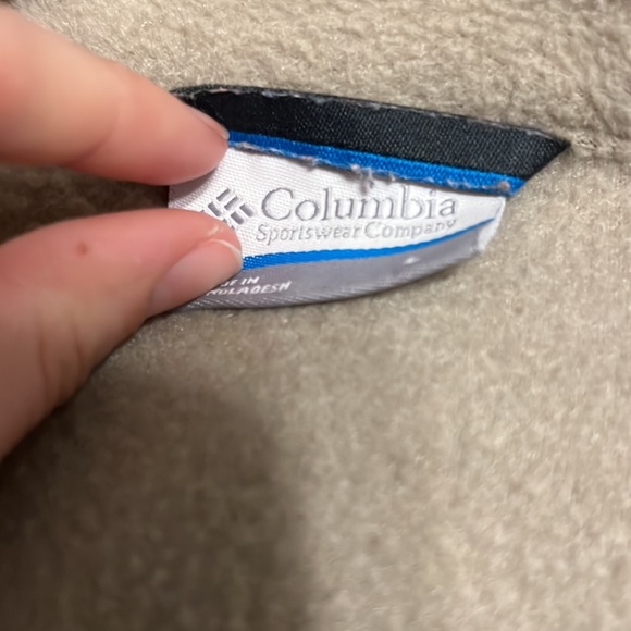 Soft Columbia fleece vests - Picture 3 of 3